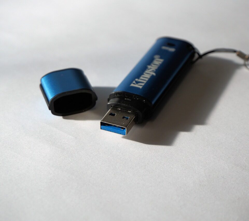 DSGVO: Bußgeld wegen fehlender Verschlüsselung eines USB-Sticks